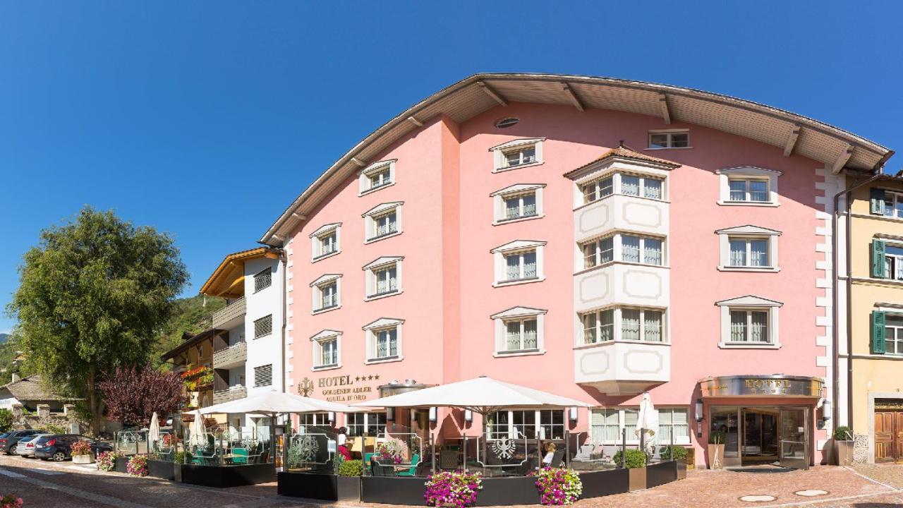Cityhotel Goldener Adler B&B Chiusa Esterno foto