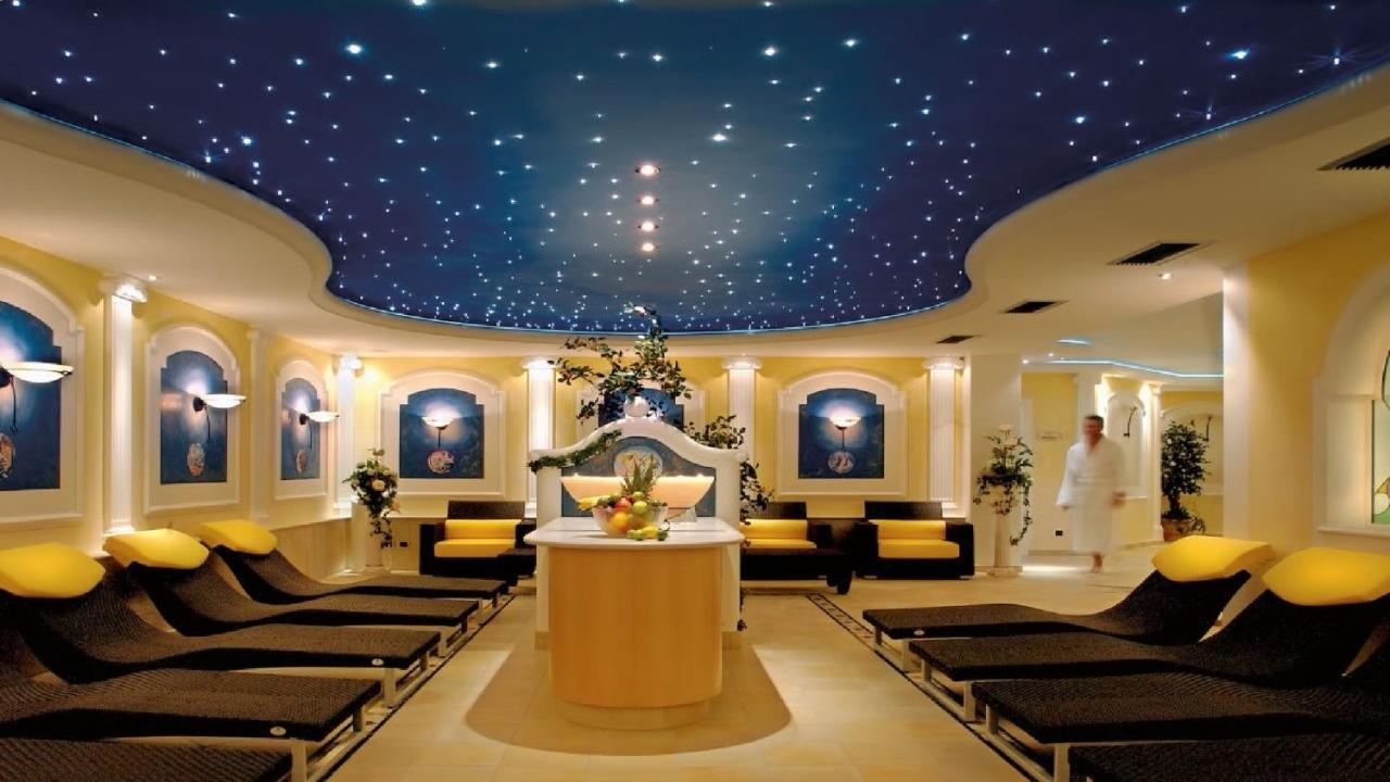 Cityhotel Goldener Adler B&B Chiusa Esterno foto