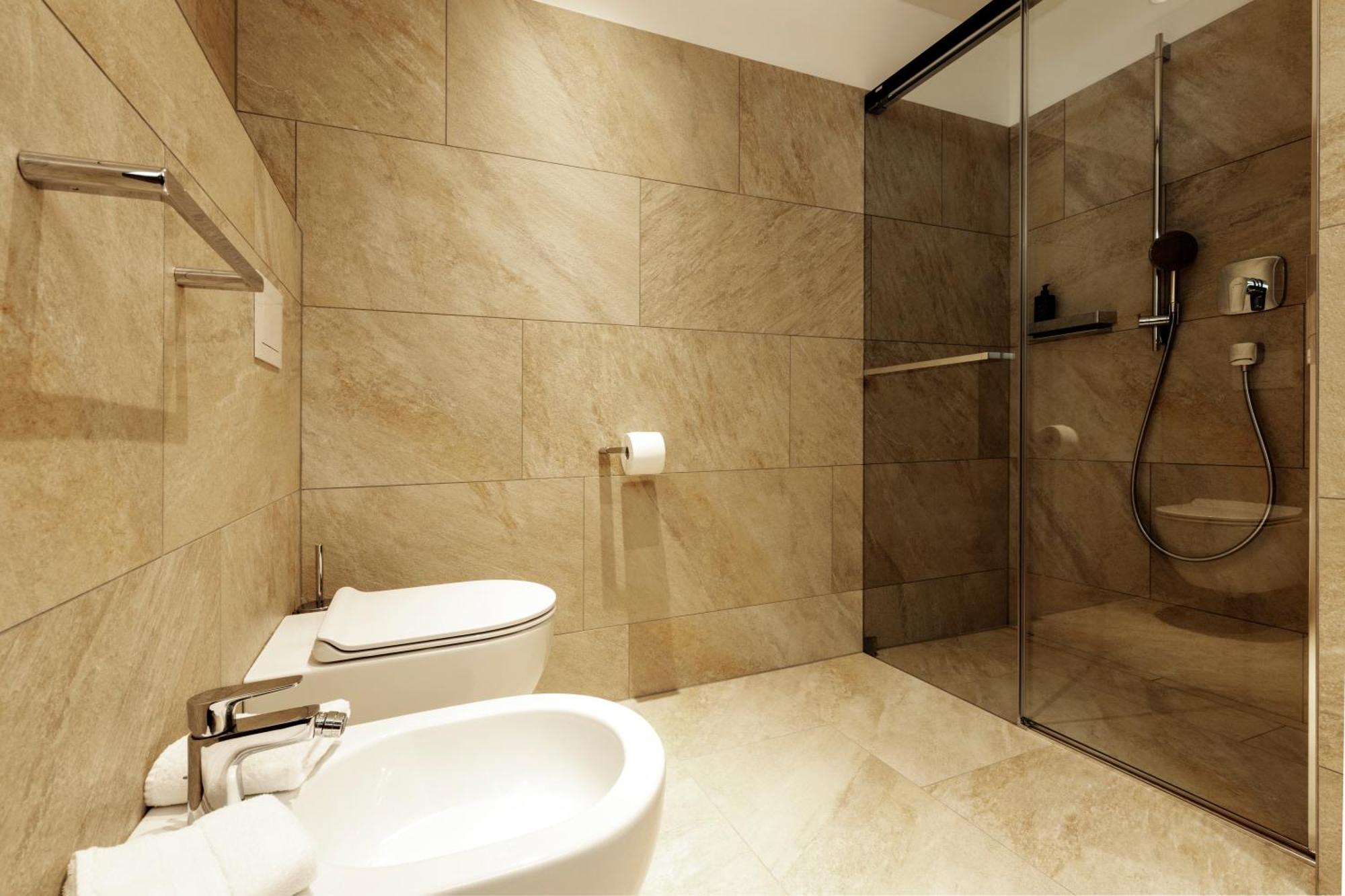 Cityhotel Goldener Adler B&B Chiusa Esterno foto