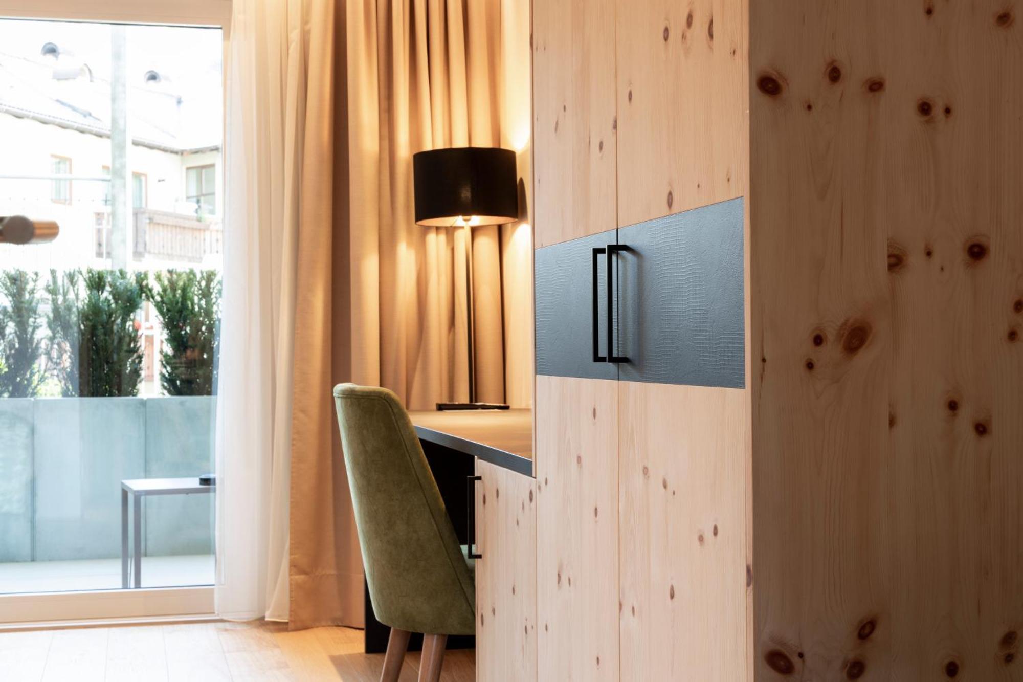 Cityhotel Goldener Adler B&B Chiusa Esterno foto