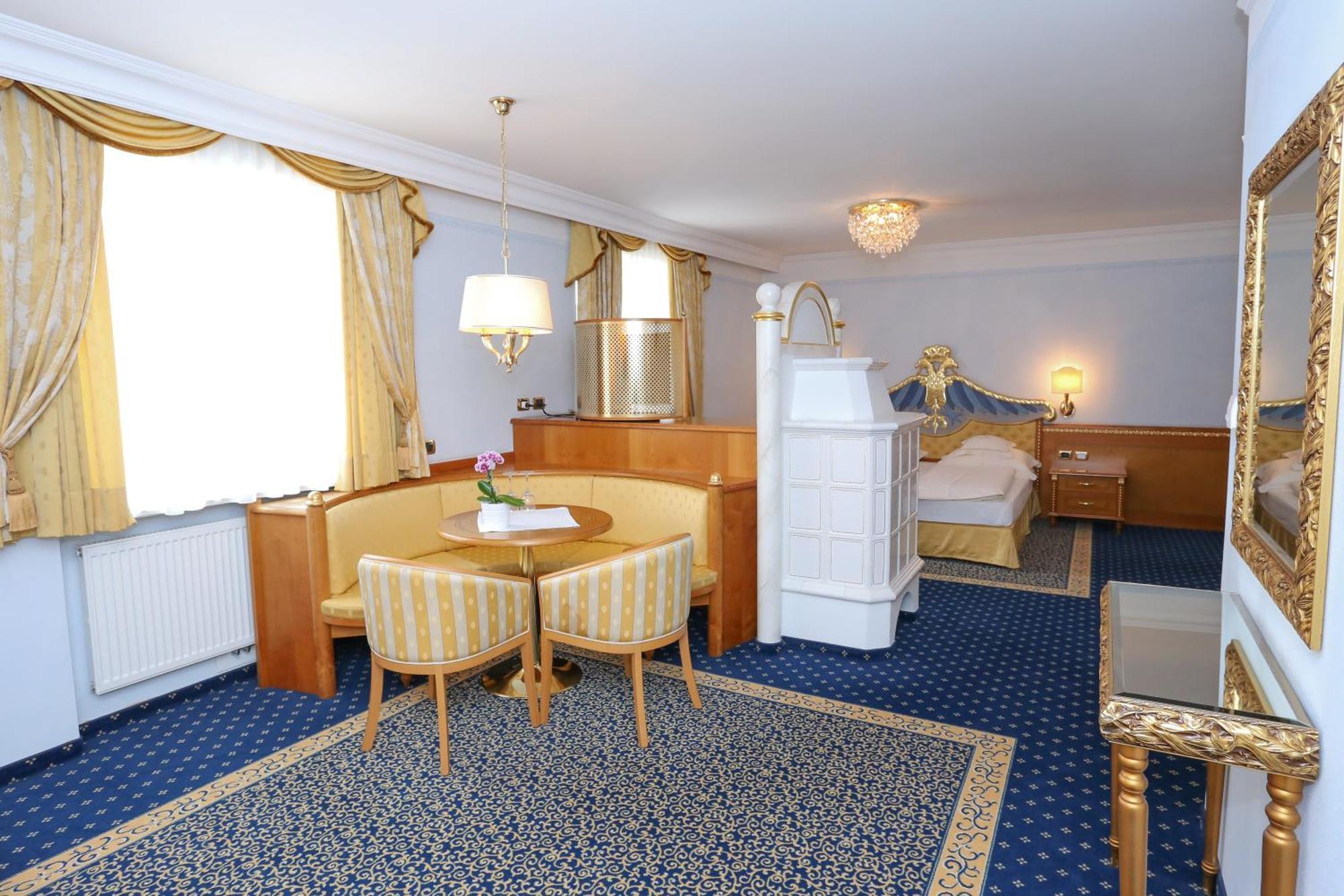 Cityhotel Goldener Adler B&B Chiusa Esterno foto