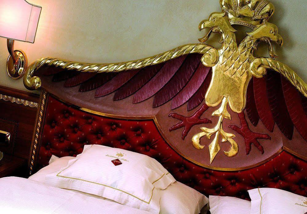 Cityhotel Goldener Adler B&B Chiusa Esterno foto
